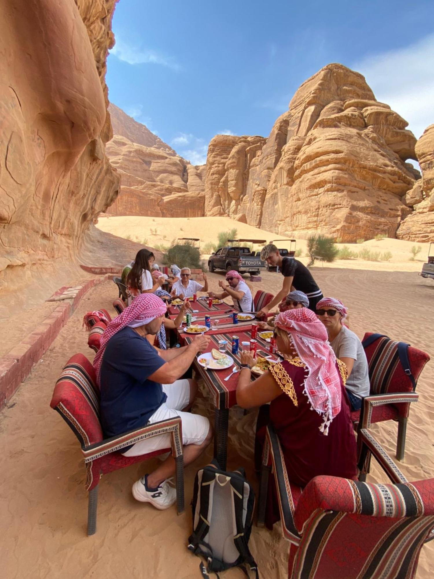 Faisal Wadi Rum Camp Hotel ภายนอก รูปภาพ