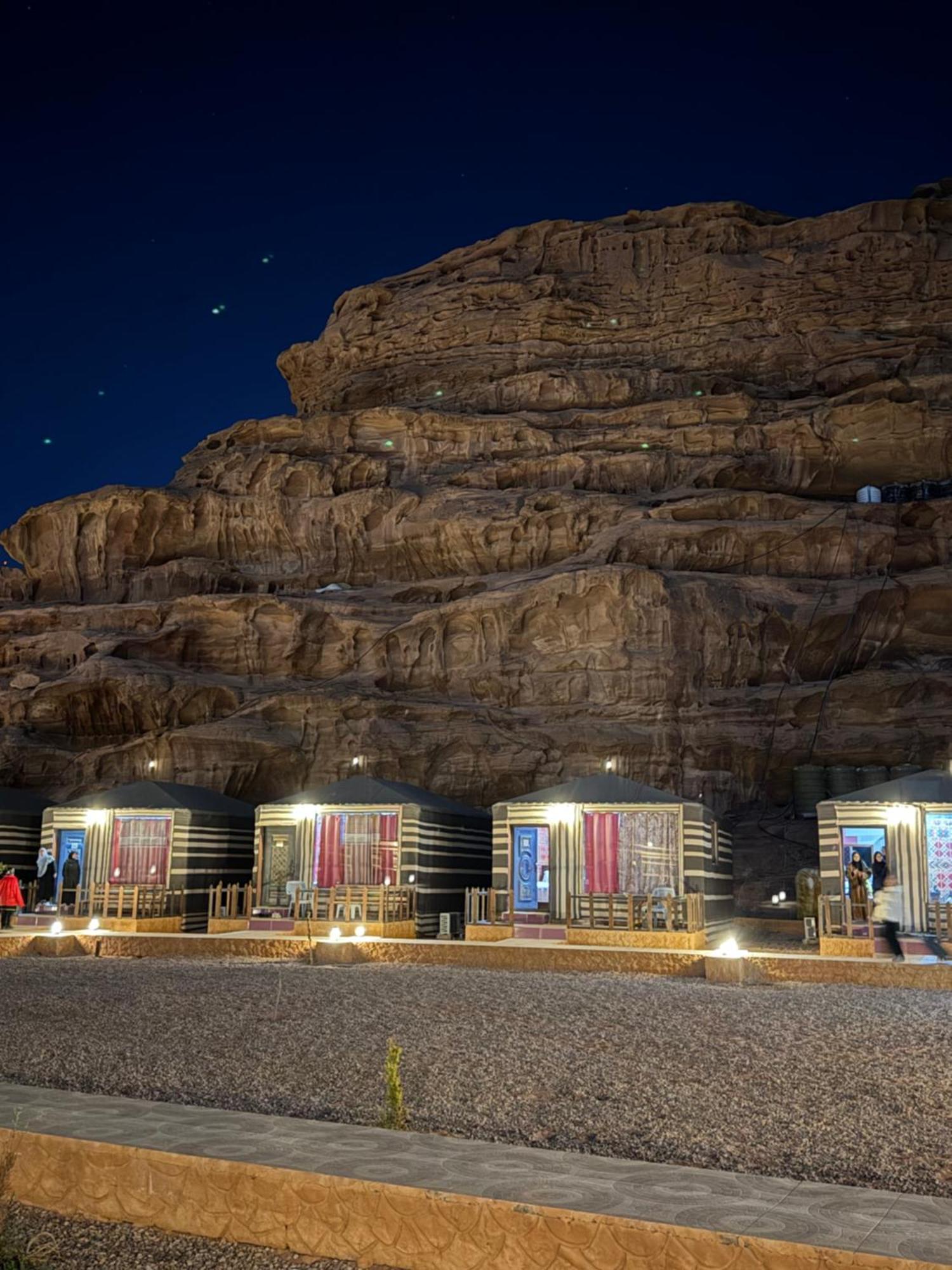 Faisal Wadi Rum Camp ภายนอก รูปภาพ