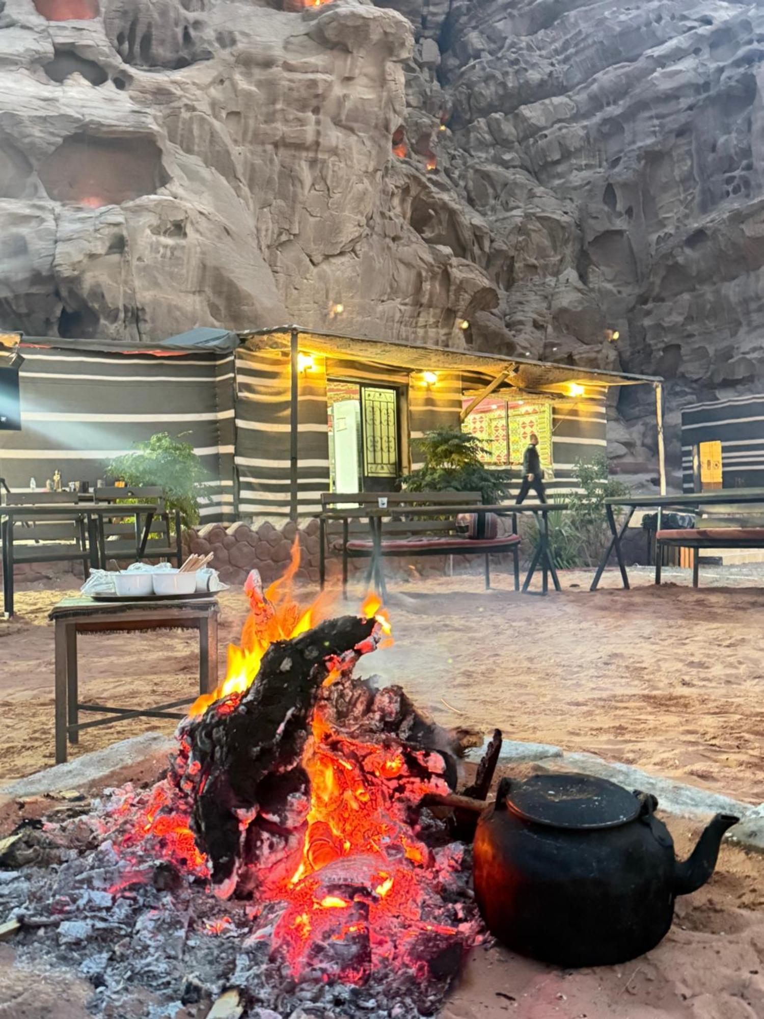 Faisal Wadi Rum Camp Hotel ภายนอก รูปภาพ